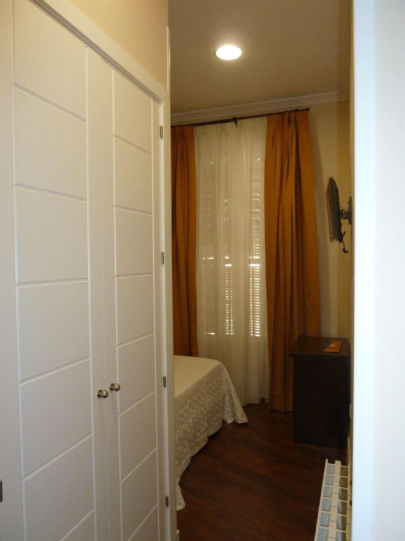 Hostal Mayor มาดริด ภายนอก รูปภาพ